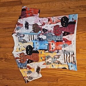 Cat Face Shirt, Men's Size Medium.
